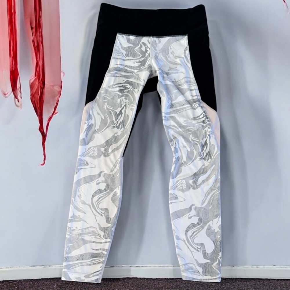 Athleta Salutation Marble Legging Yoga Stretch Pants Womens Medium
